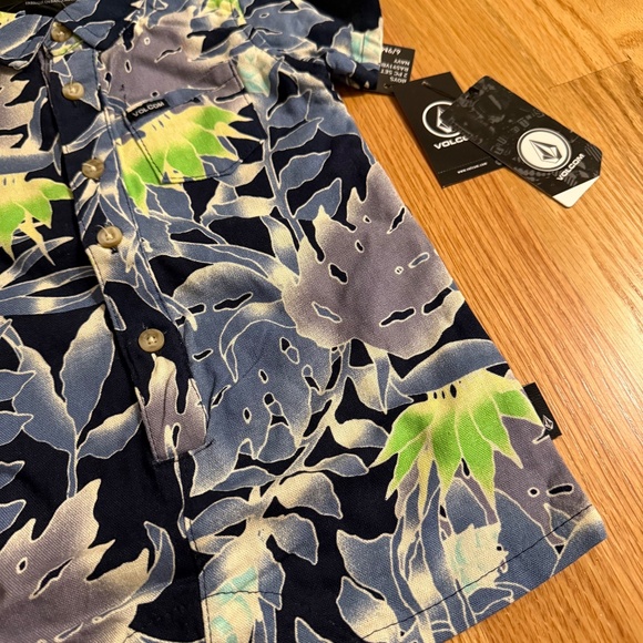 Volcom Baby Boy 1 Piece Outfit W/Matching Hat - Picture 7 of 10